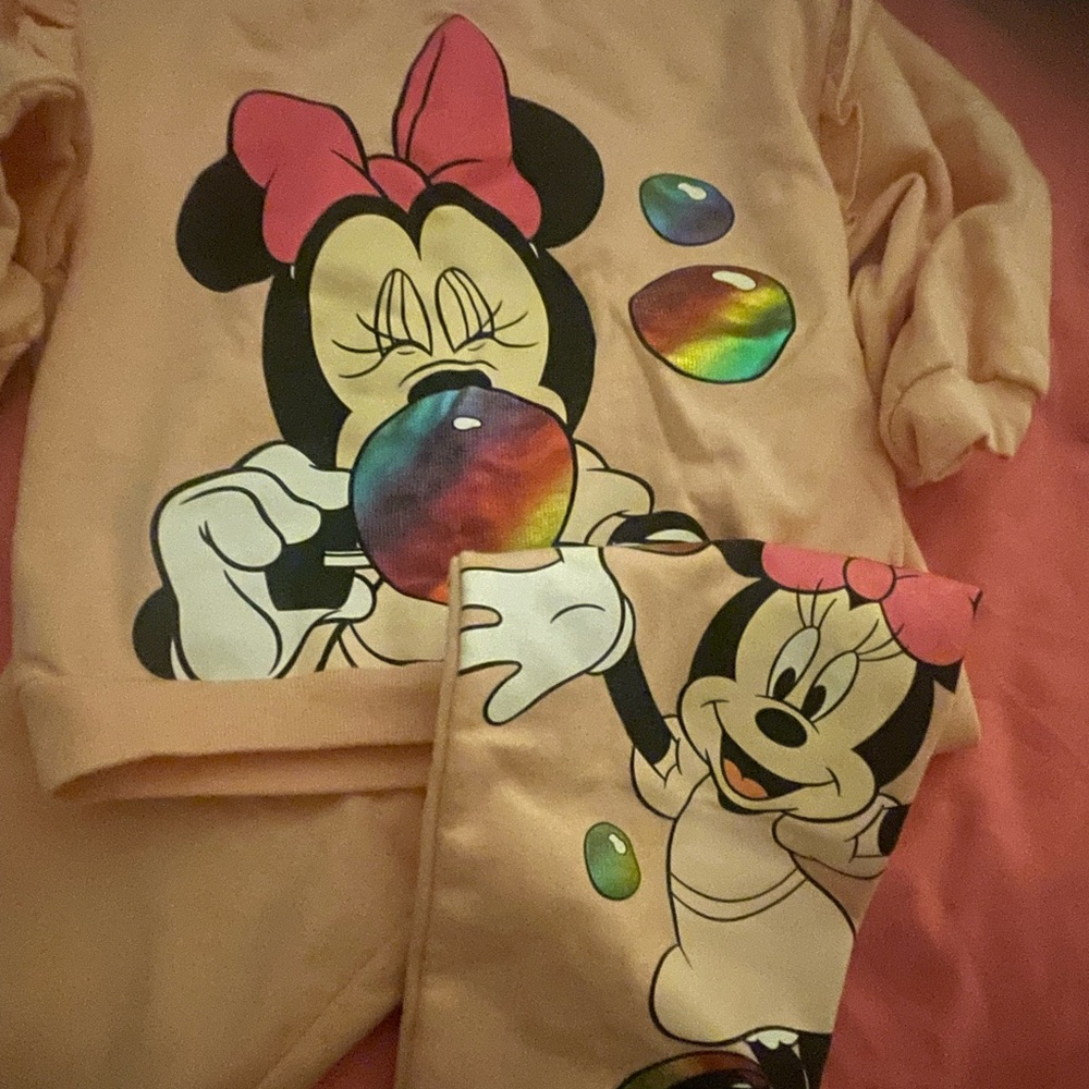 Minnie  tickets Sweatsuit